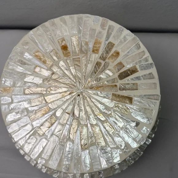 Mother Of the pearl Round Box, Handmade Mother Of Pearl Storage Box, Decor Box